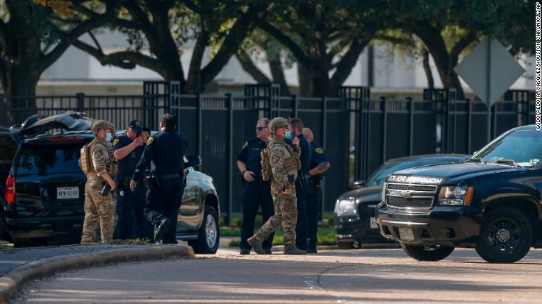 Houston police officer killed in apartment complex shooting