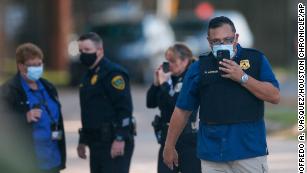 Houston Police Officer Killed In Apartment Complex Shooting Cnn