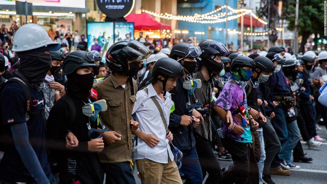 thailands-prime-minister-lifts-state-of-emergency-after-protests