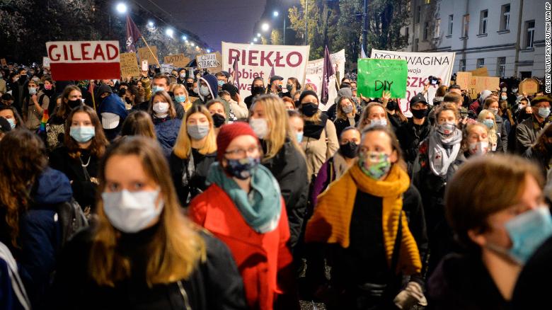 Hundreds demonstrate in Warsaw after Poland’s highest court imposes near total ban on abortion