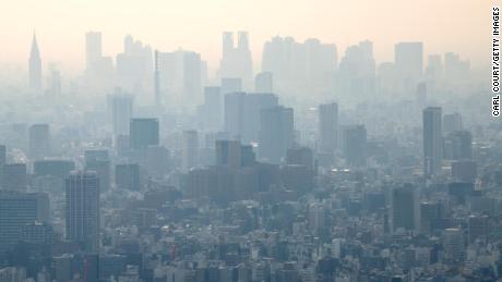 Smog in Tokyo, Japan&#39;s capital. 
