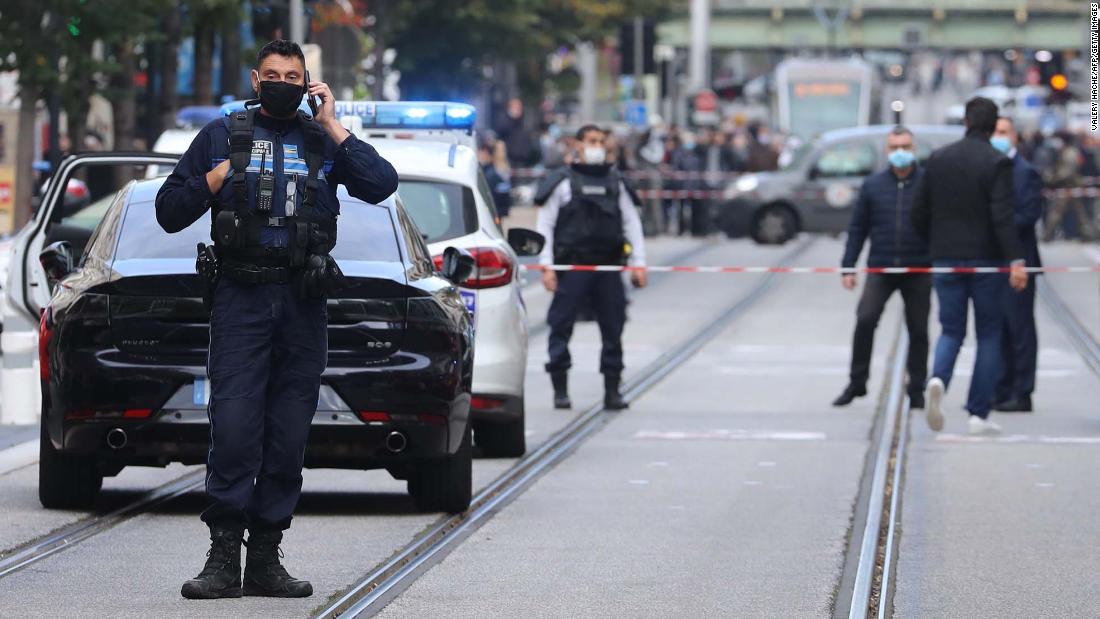 Great knife attack: French police responding to “terrorist” attack, mayor states