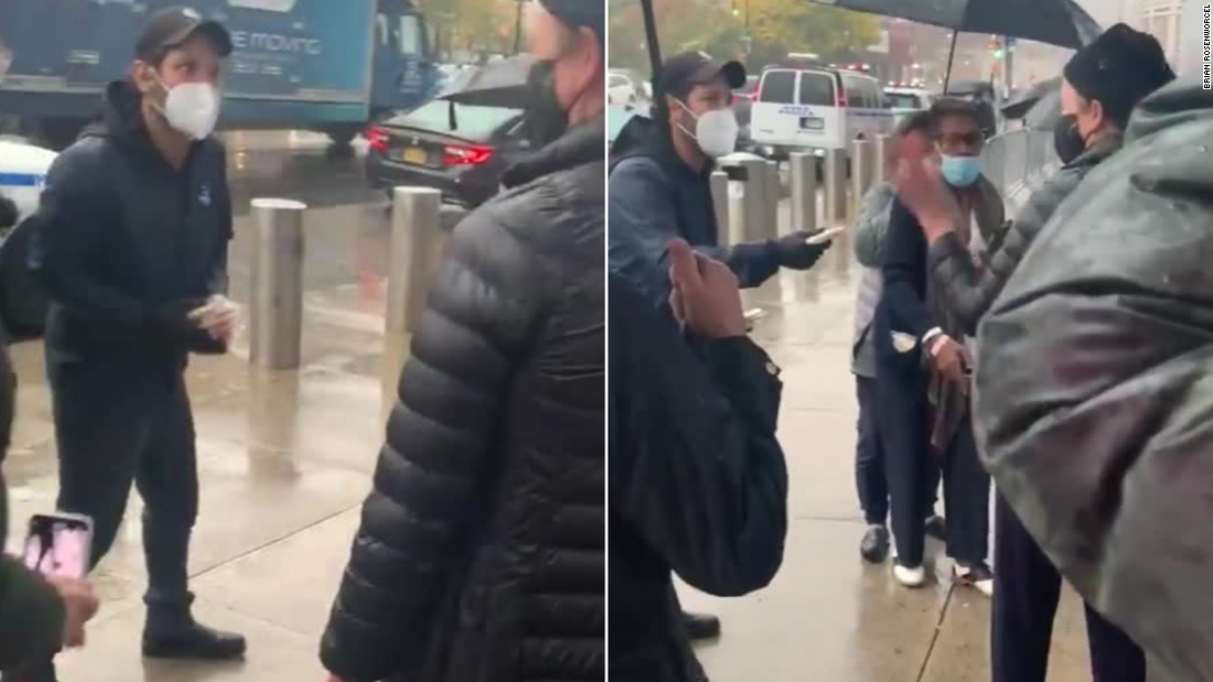 actor-paul-rudd-hands-out-cookies-to-voters-waiting-in-the-rain-to-cast-their-ballots