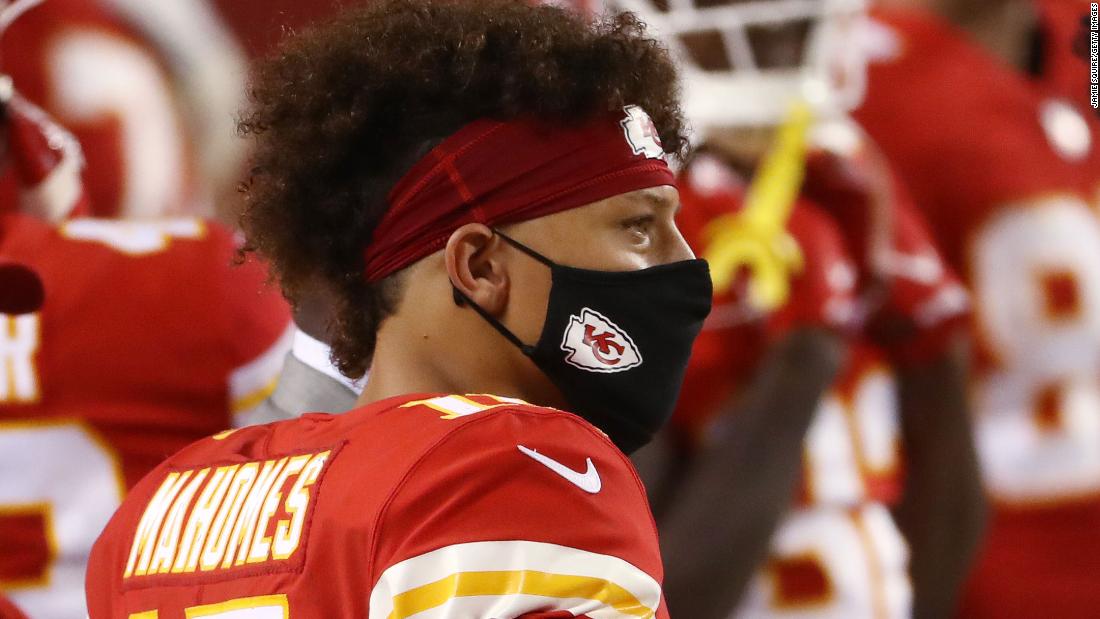 NFL 'strongly encourages' players to wear masks while on sideline