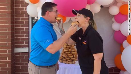 A couple got married at the Dunkin&#39; drive-thru where they met
