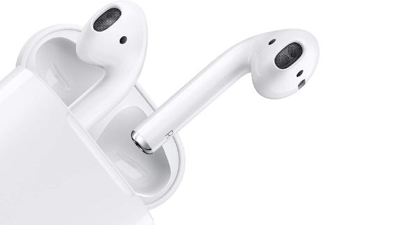 AirPod های اپل با کیف شارژ