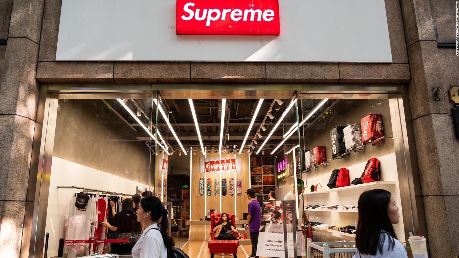 Vf Corp Is Buying Streetwear Brand Supreme For 2 1 Billion Cnn