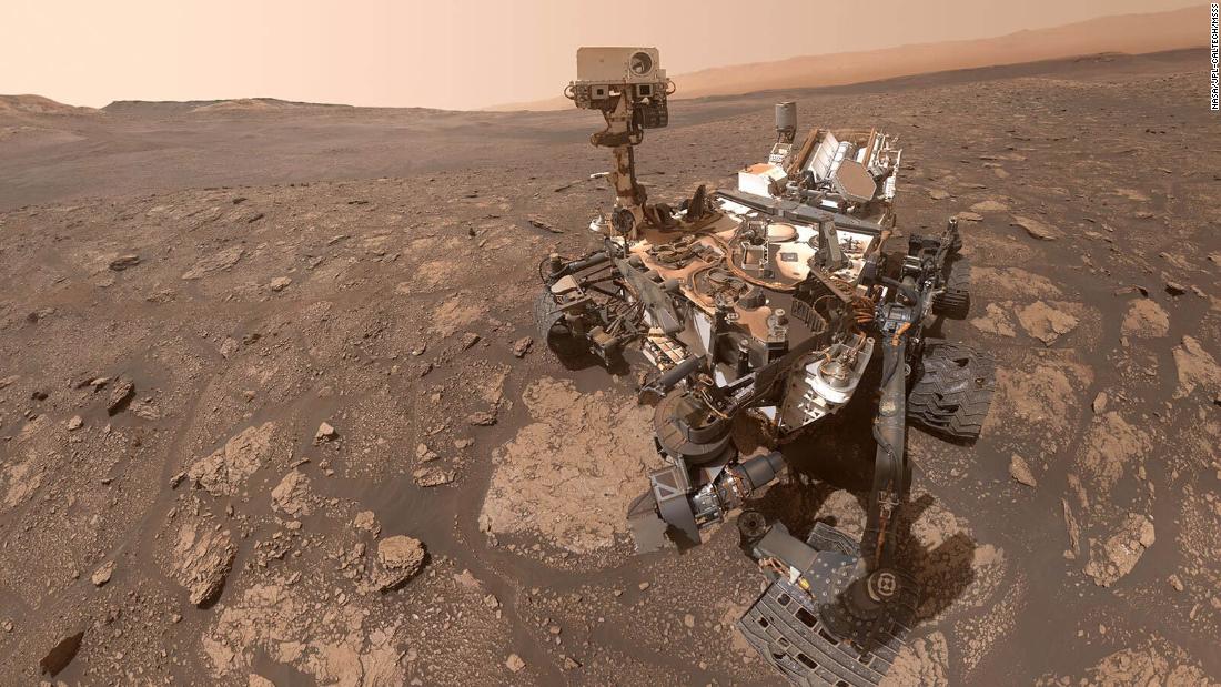 By comparison, Curiosity, NASA&#39;s only currently active Mars rover, is bigger still -- weighing 899 kilograms (1,982 pounds), the size of a small SUV.