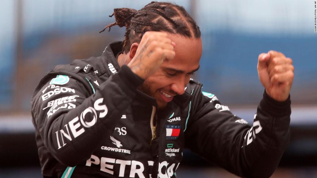 Lewis Hamilton: ‘Saya telah menjalani olahraga ini sendirian,’ kata juara F1 setelah memenangkan gelar yang menyamai rekor