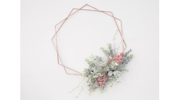 تاج گل حلقه کریسمس شش ضلعی هندسی و توت هندسی 12 اینچی LindenFlowers