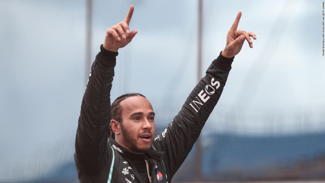 Lewis Hamilton menyamai rekor tujuh gelar dunia Michael Schumacher