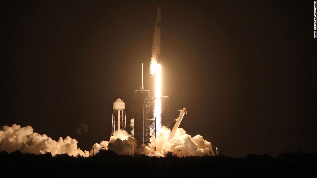 Mission SpaceX: quatre astronautes reviennent d’une mission de cinq mois vers la Station spatiale internationale