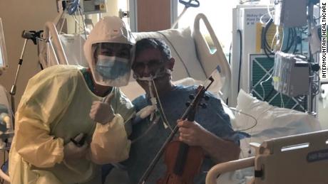 An intubated Covid-19 patient played the violin in the ICU to thank health care workers