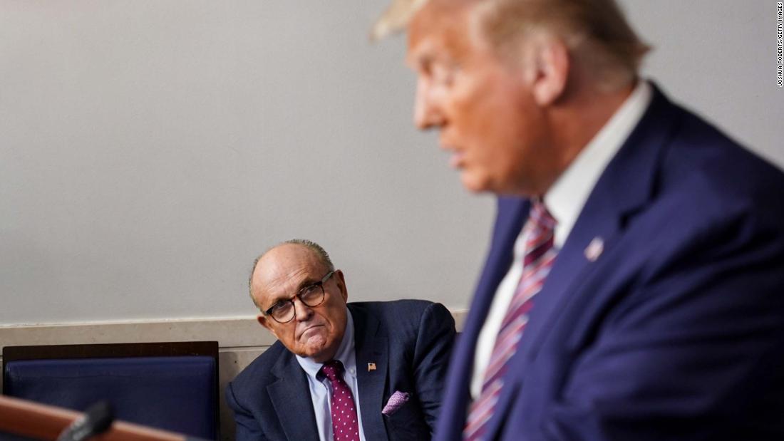 Trump y el equipo legal contactados sobre los costos legales de Giuliani