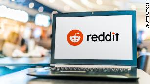 The Reddit forum that&#39;s freaking out Wall Street briefly went dark, sparking yet another frenzy