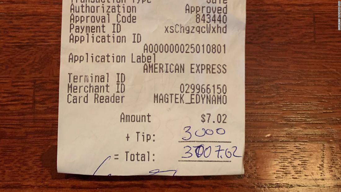 az-news-ai.blogspot.com - Local restaurant in Cleveland is shocked when a customer leaves a $3,000 tip - CNN