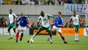 Heroic Senegal Players Pay Tribute to the Late Papa Diop After Reaching  World Cup Round of 16