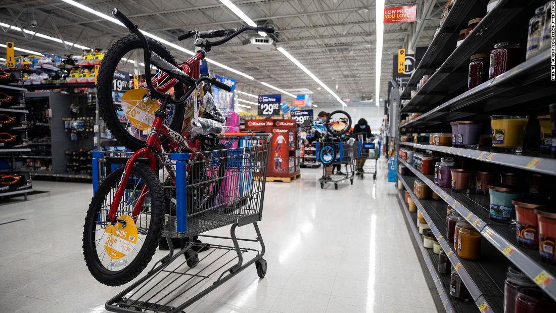 Walmart scraps shipping minimum for subscription service in move to take on Amazon