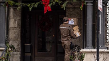 UPS imposes a shipping limit on some of its major retailers with the boom in holiday shopping