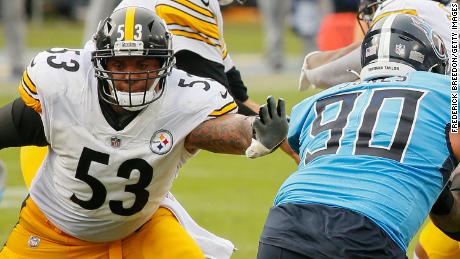 Maurkice Pouncey (left) faces the Tennessee Titans on October 25.