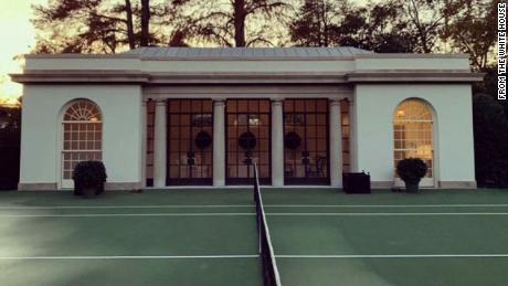Melania Trump presents new WH tennis pavilion amid pandemic