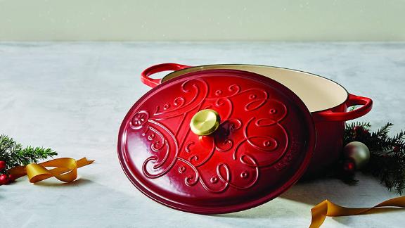 Le Creuset Noel 6.75-Quart Cast-Iron Oval Dutch Oven With Lid