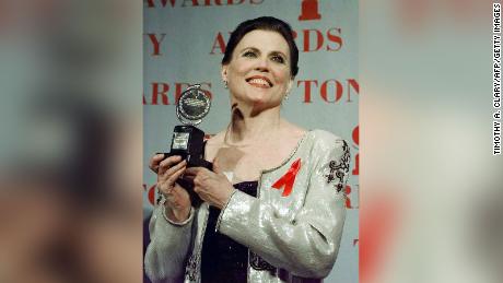     Ann Rinking stands for Tony Award for Best Choreography for the Show & quot;  Chicago & quot;  During the 1997 Tony Awards at Radio City Music Hall.