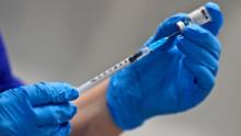 UK chief medical officers defend delay of second Pfizer Covid-19 vaccine doses