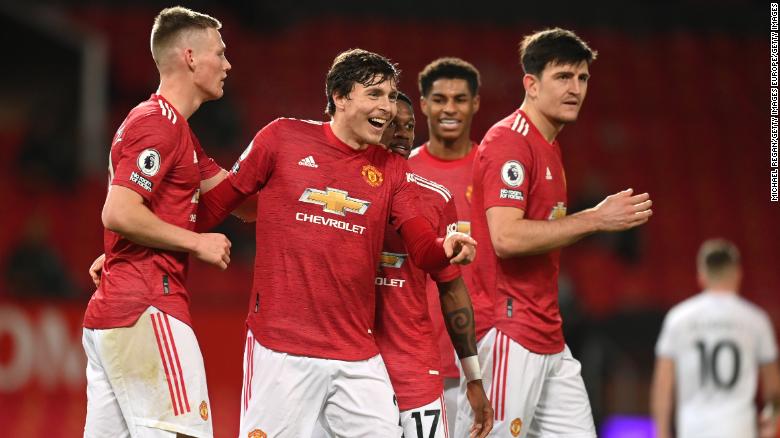 Victor Lindelof celebrates after scoring United&#39;s fourth goal.