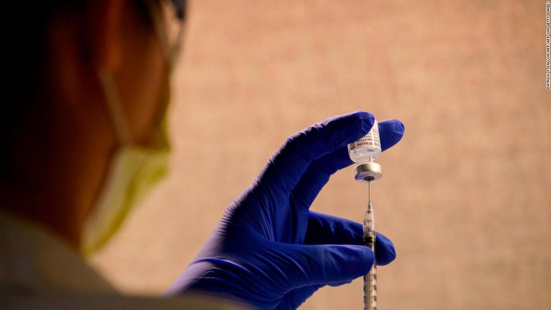 UK coronavirus vaccine genetics experts work
