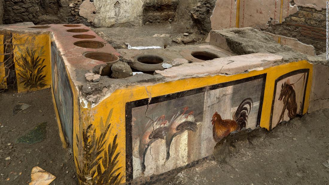 Pompeii: ancient snack stand discovered by archaeologists