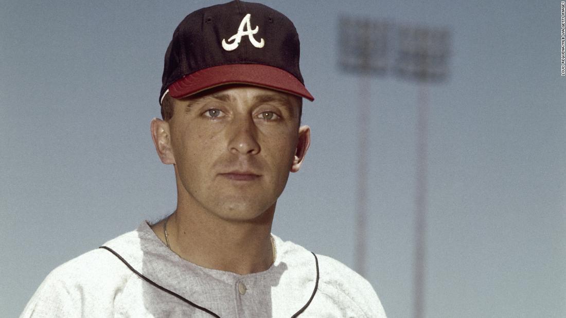 Phil Niekro Hall Of Fame Pitcher Dies At The Age Of 81 Cnn