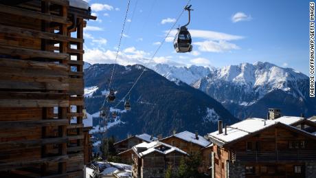 British tourists 'fled' Swiss ski resort quarantine