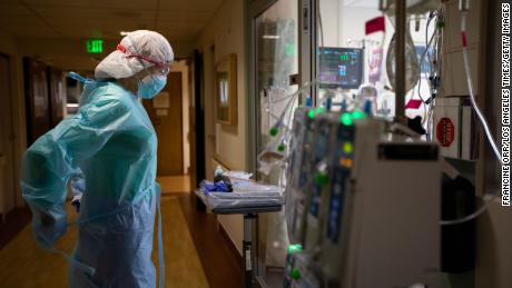 Record Covid-19 hospitalizations in the US may soon force health experts to ration