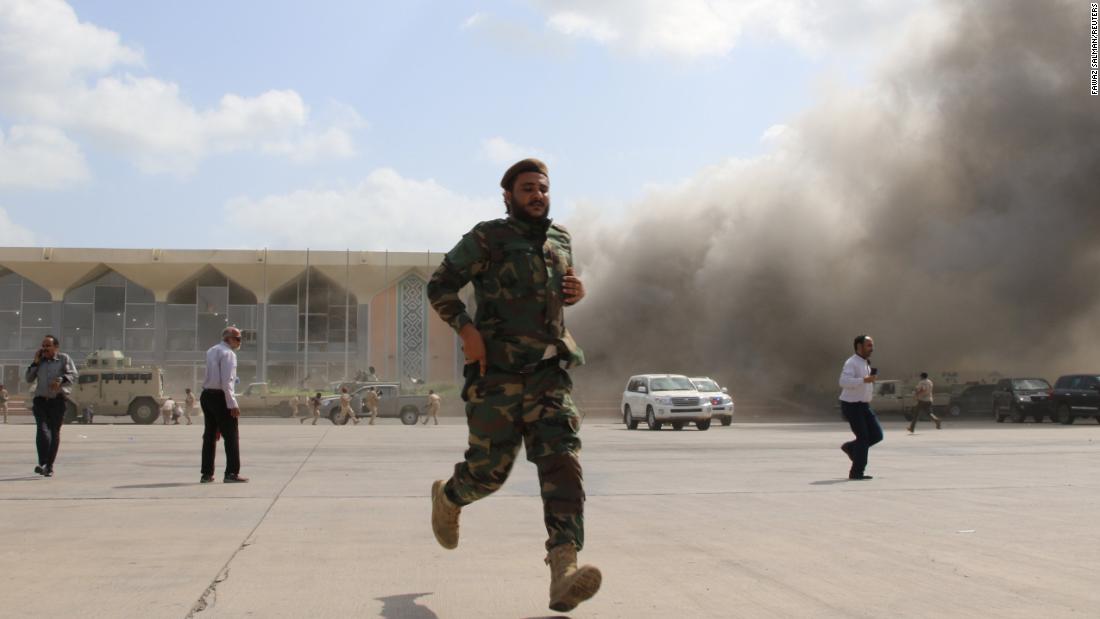 Yemen: at least 22 killed in attack on Aden airport after new government arrives
