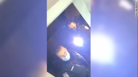 Police arrested 2 people and 6 people in violation of Quebec's 19 lockdown orders at the house of 7 people