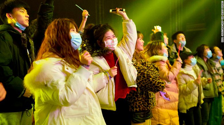 See crowds celebrate New Year in Wuhan