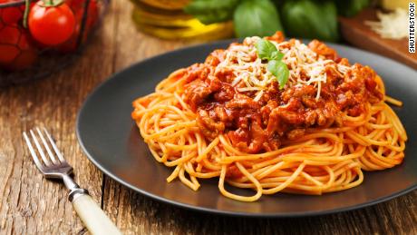 If you&#39;re a first-time cook, start with a simple recipe such as spaghetti. 