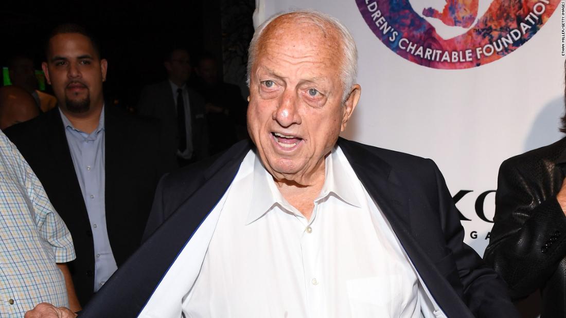 Don't Feed The Manager Mug – Tommy Lasorda
