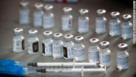 La FDA autorise les seringues à extraire une dose supplémentaire des flacons de vaccin Covid-19