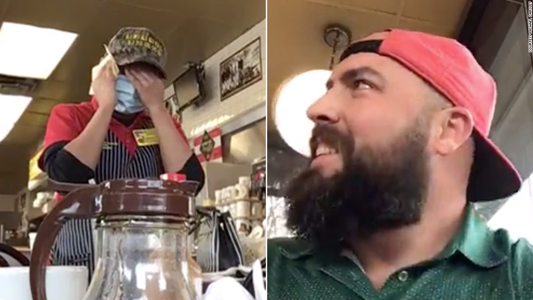 Waffle House server receives $ 1,000 tip after a football-eating challenge