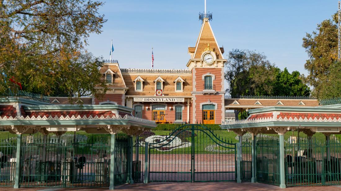 The Disneyland resort in California hosts a ‘super’ Covid-19 vaccination site