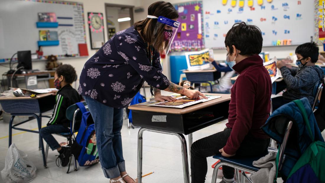 Open a window to reduce the spread of the virus, CDC informs schools about new ventilation recommendations