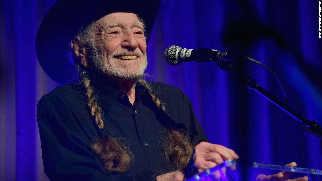 Country music legend Willie Nelson gets his Covid-19 vaccination - CNN