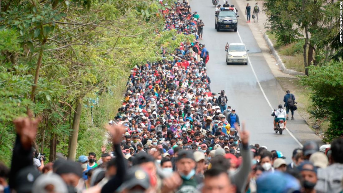 Up to 8,000 migrants to the US enter Guatemala from Honduras