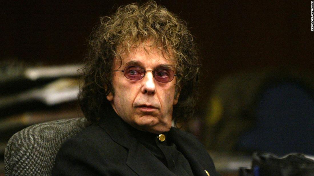 Grammy-winning producer and convicted murderer Phil Spector dies