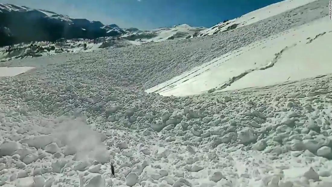 Watch this snowboarder survive an avalanche in Colorado - CNN Video