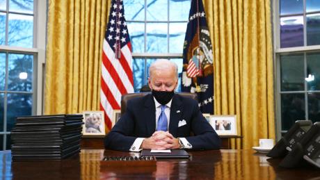 Inside Joe Biden&#39;s newly decorated Oval Office