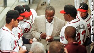 Hank Aaron, outfielder for the Milwaukee Braves, poses for a photo News  Photo - Getty Images