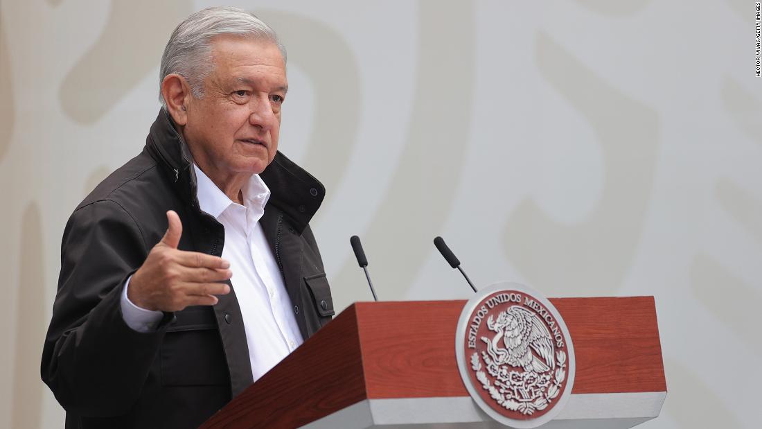 Meksikas prezidents Andres Manuel Lopez Obrador pozitīvi vērtē Covid-19 vīrusu